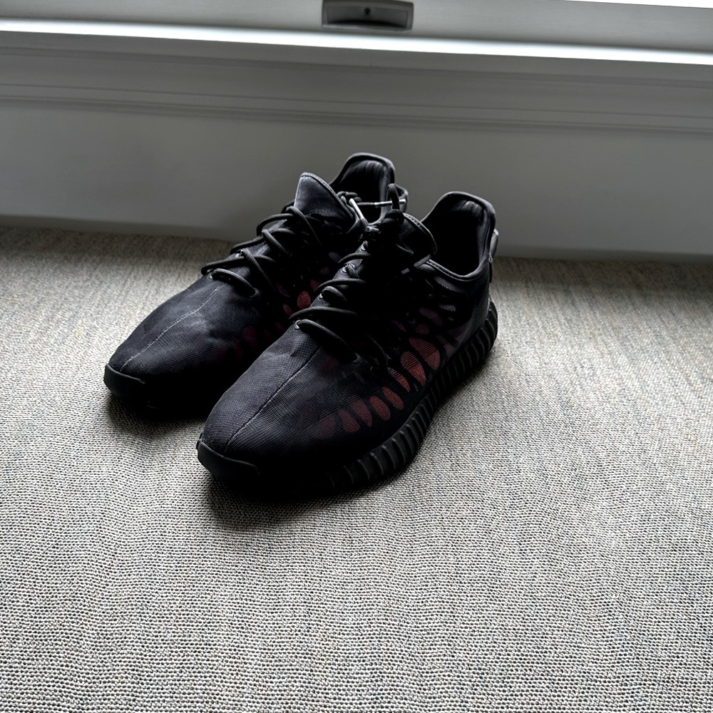 Adidas Yeezy Boost 350 V2 - Mono Cinder